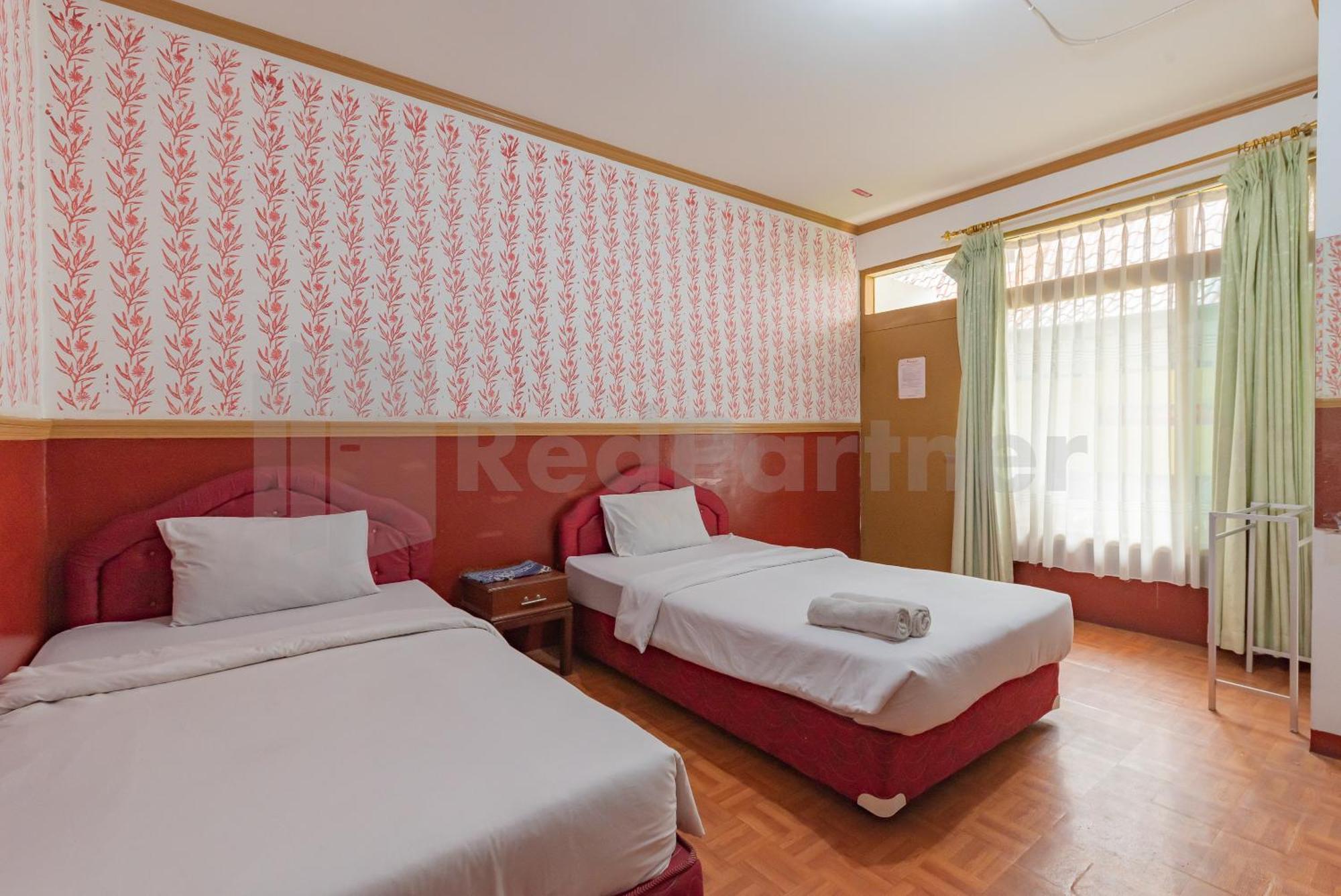 Seruni Guest House Near Alun Alun Lembang Mitra Reddoorz Eksteriør bilde